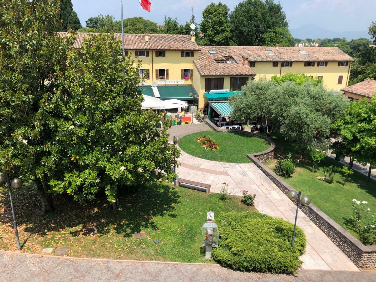 Irides Rooms A Un Passo Dai Parchi Divertimento Lazise Extérieur photo
