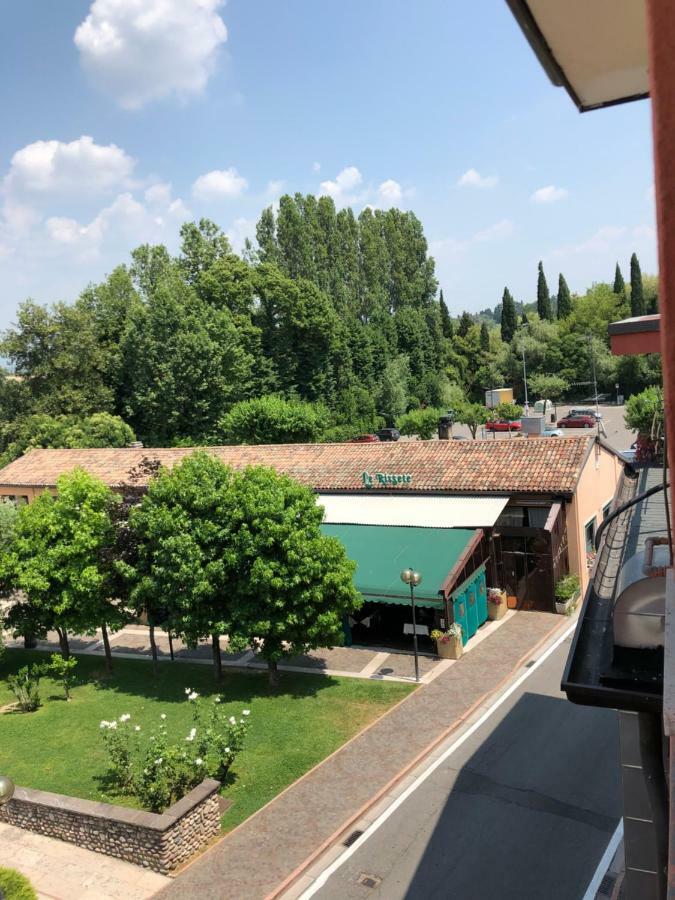 Irides Rooms A Un Passo Dai Parchi Divertimento Lazise Extérieur photo