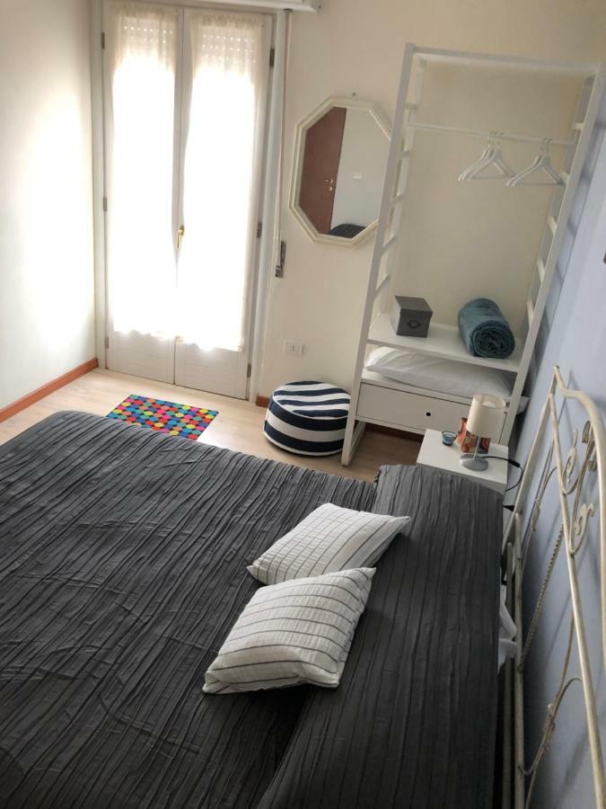 Irides Rooms A Un Passo Dai Parchi Divertimento Lazise Extérieur photo